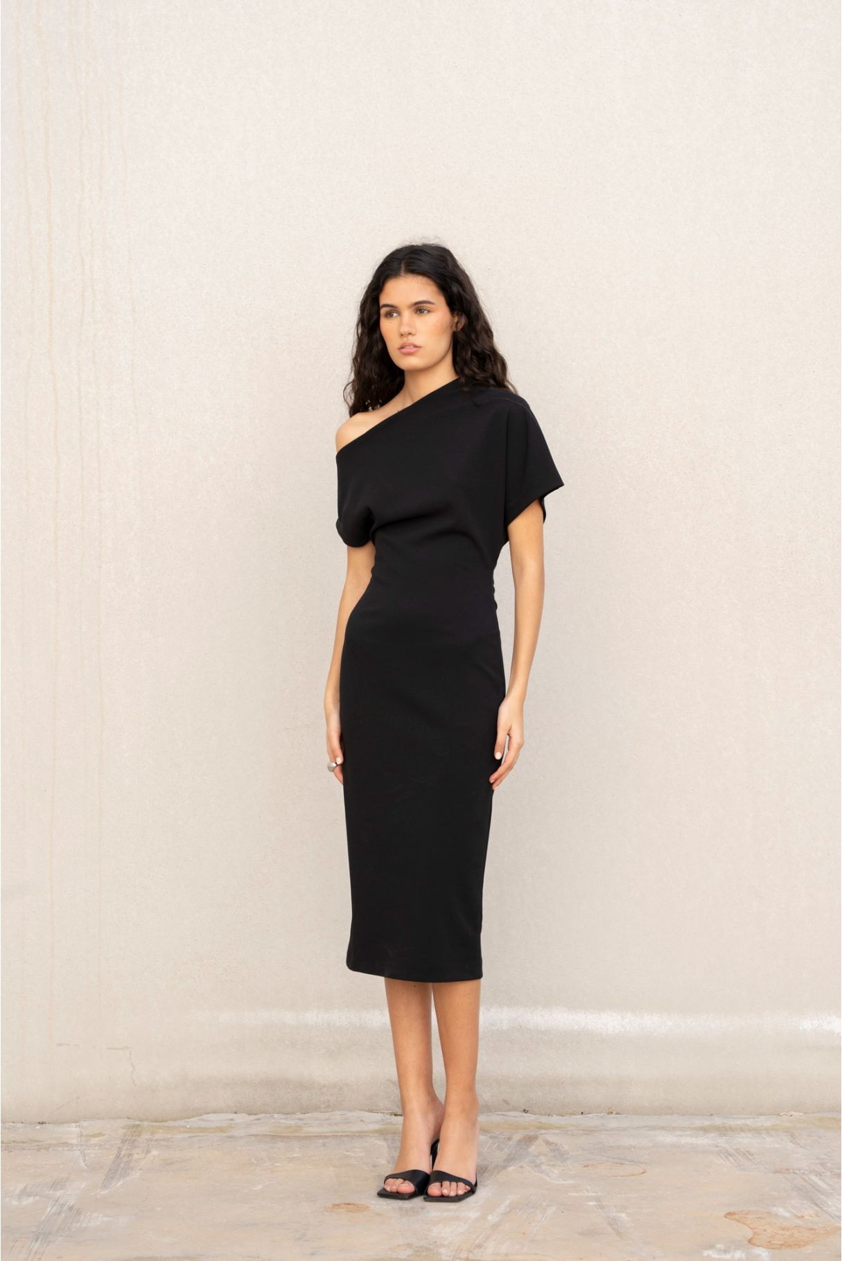 VESTIDO ASIMETRICO