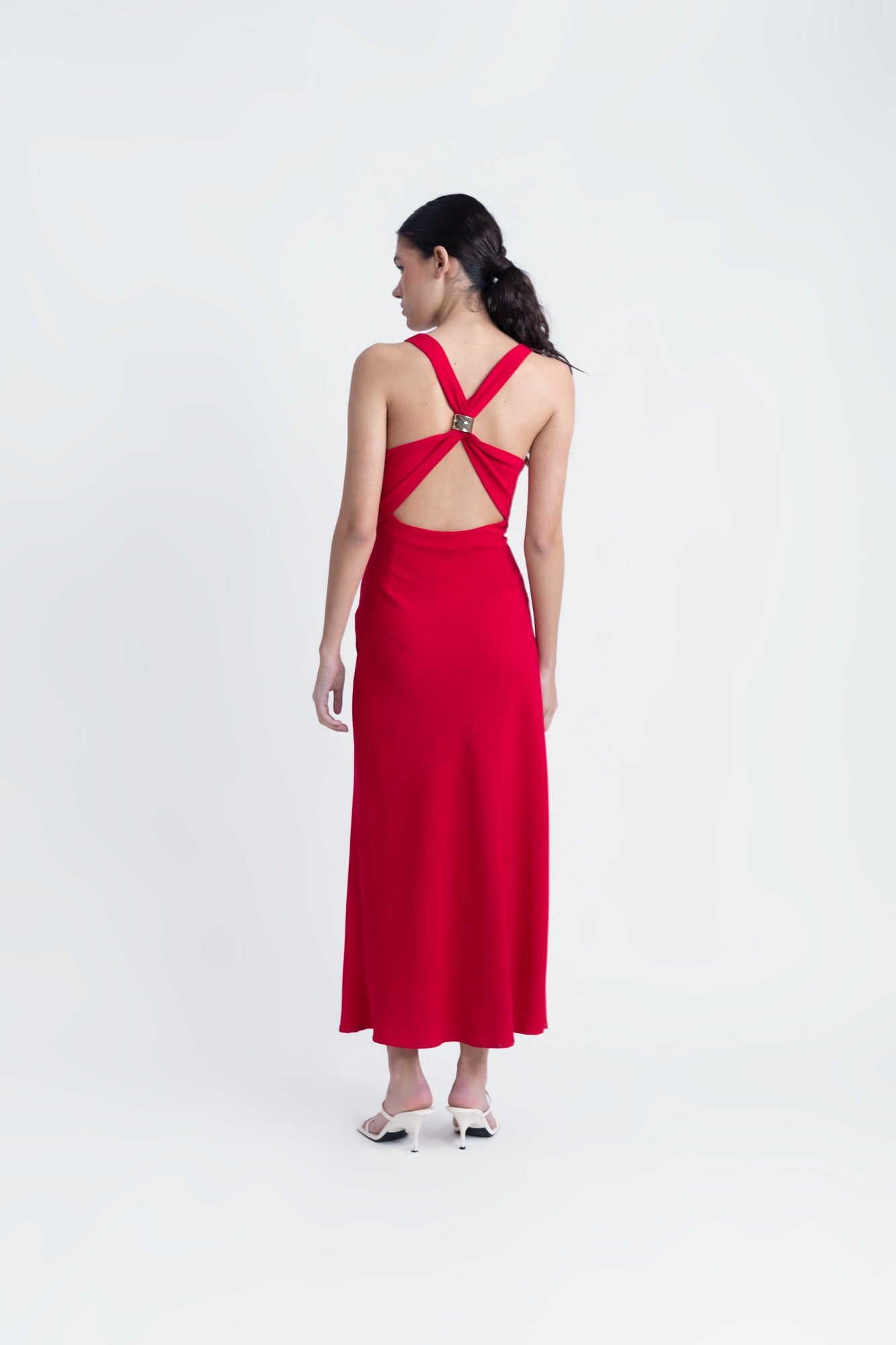 VESTIDO APLIQUE ESPALDA
